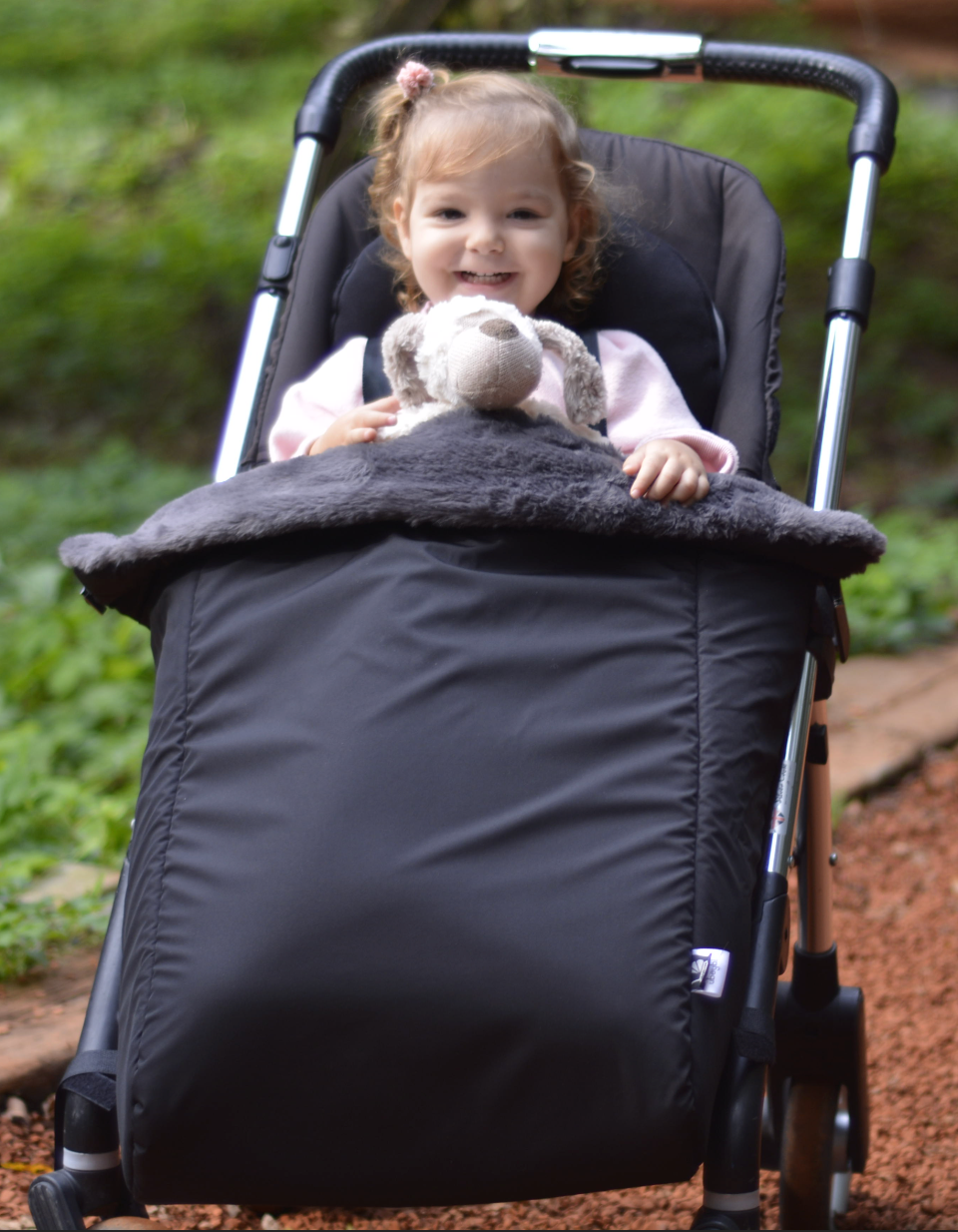 Kışın Bebek Arabasında Sıcacık Konfor: Puset Ayak Örtüsü Neden Şart?